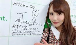 希崎杰西卡抖阴视频解析：性感魅力与表演魅力的完美结合