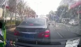 车祸现场曝光：抖阴现场目击者心路历程与深度调查