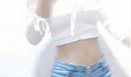 抖音热舞：主播抖奶舞与抖阴舞精彩对比，谁更吸引眼球？