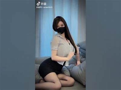 抖阴Live：帅哥与土豪的精彩互动，充值就能享受特权！