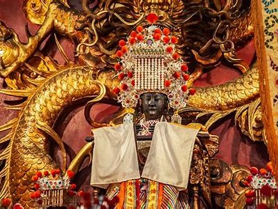 阴缘拜堂：感受神秘传统与现代短视频的完美结合