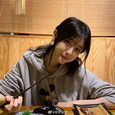 揭秘日韩自拍：热门抖音短视频背后的故事与魅力